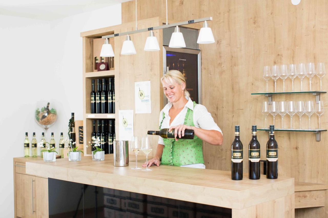 Weingut-Gaestezimmer Uhl Ratsch an der Weinstraße Buitenkant foto